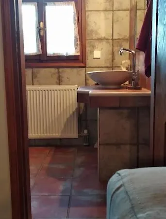 το σπίτι πάνω από το ποτάμι *
